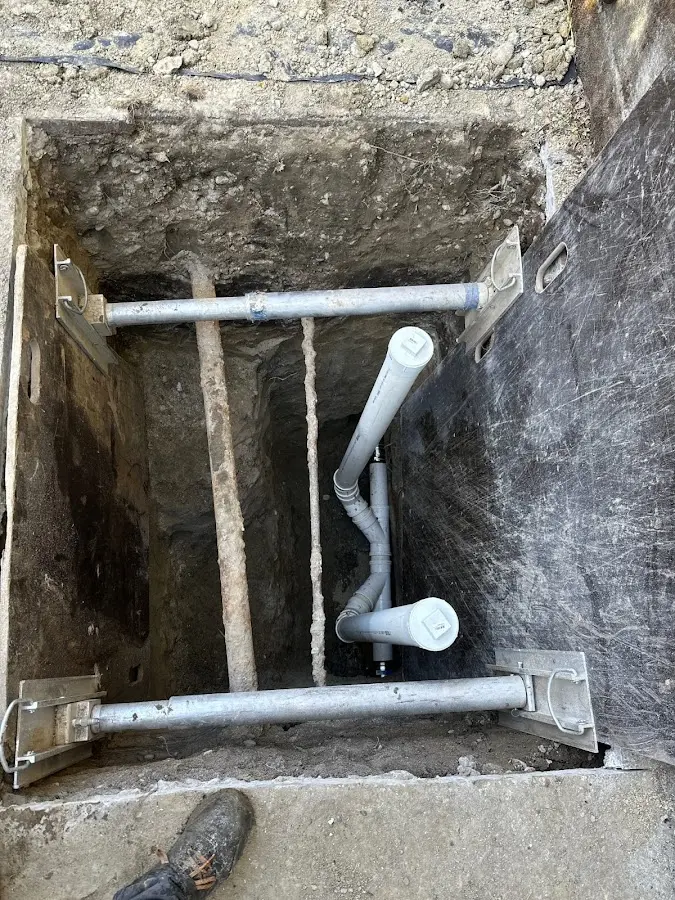Experienced plumber completing Drain Cleaning work in Burlington